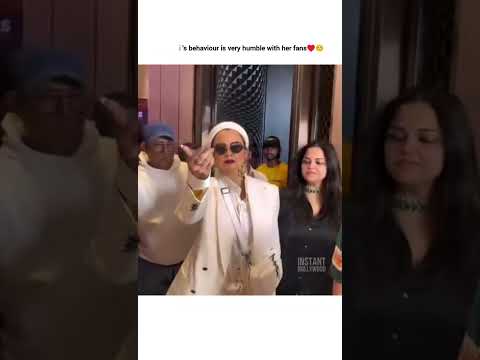 rekha ji always gracefully 😘💕 #jayabachchan #hemamalini #rekha #bollywood #shorts