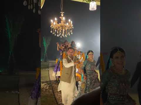 IQRA KANWAL HEAVY ENTRY ON RIKSHAW WITH MAMA BABA #sistrology