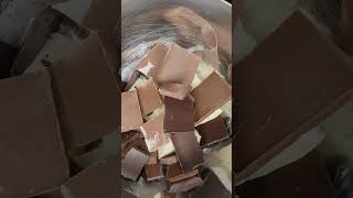 Schokoladenwürfel mit Kokosraspel 🍫🥥 #food #kochen #recipe #asmr