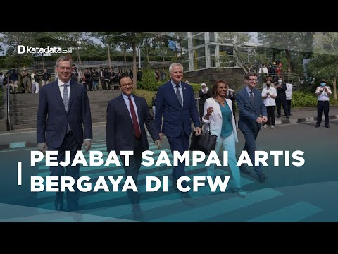 Gaya Pejabat Sampai Model di Citayam Fashion Week | Katadata Indonesia