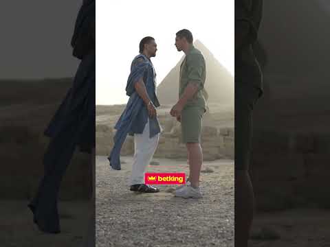 FACE OFF AT THE PYRAMIDS 👑 #usyk #usykrico #oleksandrusyk #usykverhoeven #giza #ricoverhoeven