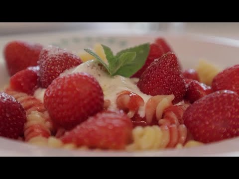 YouTube video thumbnail: Strawberry Pasta? Poles Dine on Tennis Star Swiatek's Favorite Dish