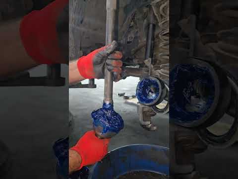 Nissan <strong>Patrol</strong> front wheel cv Axle and differential greasing #automobile