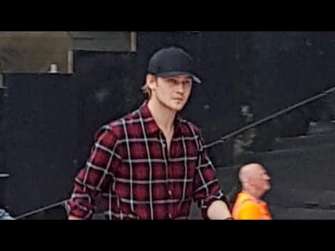 Joe Alwyn reacting to Taylor Swift at the Reputation Tour (Compilation)