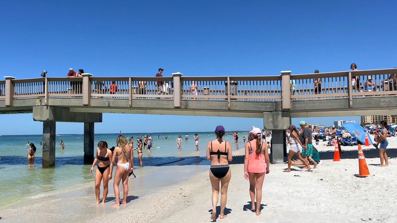 Spring Break 2023 : Walking Florida’s Clearwater Beach