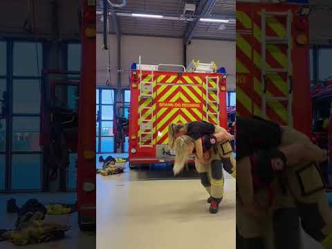 #firefighter #firefighters #firefightertiktok #dreamjob #fireman #firefightsoftiktok #fyp #trending