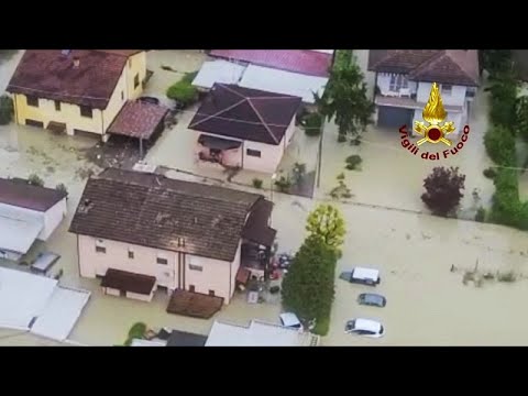 Τουλάχιστον εννέα νεκροί από τις πλημμύρες στην Ιταλία - Ματαιώθηκε η F1 της Ίμολα