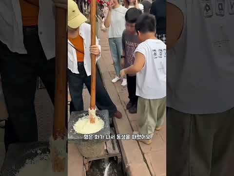 식당에서 <strong>실수로</strong> 음식을 망쳐 버린 소년!