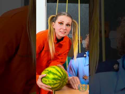 MENGELABUI ATURAN: KECANTIKAN DI BALIK KERANGKA BESI! ๐จ๐จ #shorts