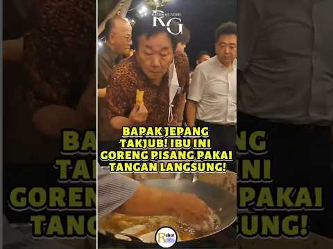 Bapak Jepang Takjub! Ibu Ini Goreng PisanG Pakai Tangan Langsung! #shorts  #reaksibule #videoviral