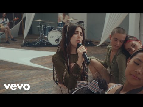 dodie - Lonely Bones - live from the attic