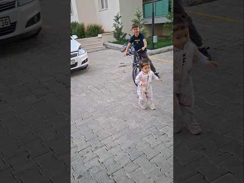 Sadece berenin kaçışına bakın puahhahahah çok komik😂🤣😱🥹😱😡🥹‼️🥳🥰🥶🥴kendi de çok güldü izleyince