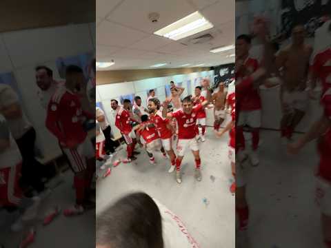 Festa no vestiário do Inter depois da classificação na Copa do Brasil #shorts