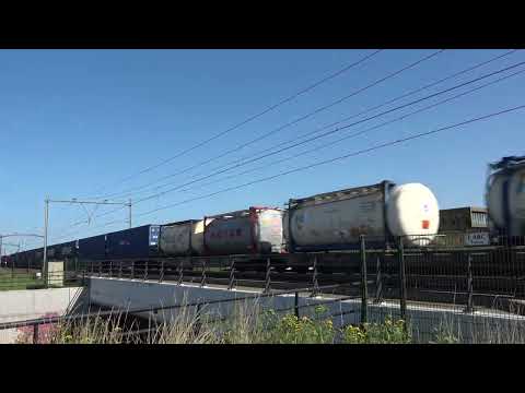 BLS Cargo 193 714 met containertrein bij Tilburg Reeshof