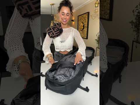 Are you more of a roller or carry everything type of traveller? 🗺️