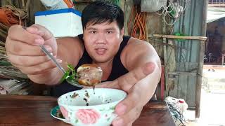 Vịt lộn rang me 