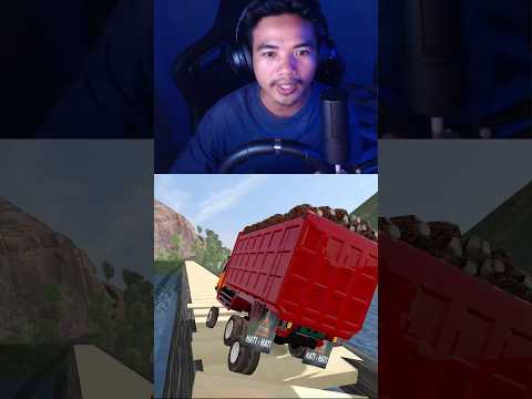 TRUCK fuso di jembatan ambrol