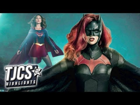 First Look At Batwoman And Supergirl Together