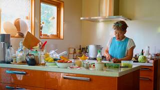 67歳の母が作るおもてなしコース料理と、バラの季節の庭仕事
