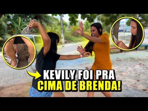 BRENDA COLA O PÉ DE KEVILY COM SUPER COLA