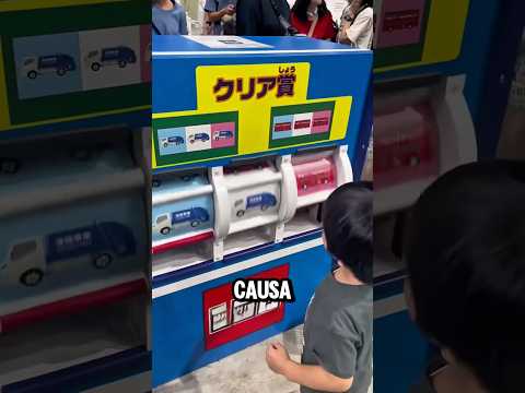 Esta criança ganhou US$ 10.000 nesta máquina 😮