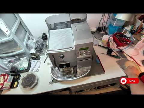 Saeco Royal Digital Plus Wasserpumpe wechseln. Öffnen Reparieren ersetzen