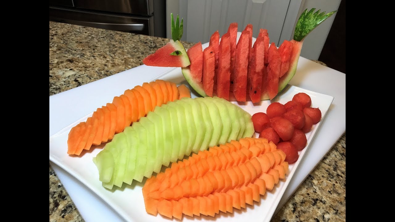 КАК НАРЕЗАТЬ АРБУЗ И ДЫНЮ Быстро и Красиво. Птица из Арбуза. How to Cut a Watermelon and Melon