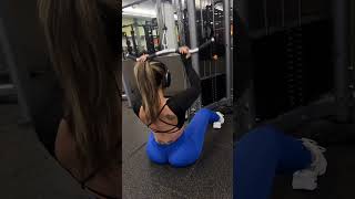 #hourglassfigure #upperbodyworkout #youtubeshorts #fitmoms #fitnessmotivation