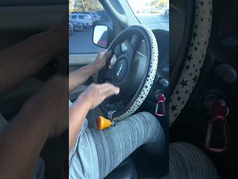 This Grandma Has A Creative Way To Drive (@shiiidd.i.mean on TT)