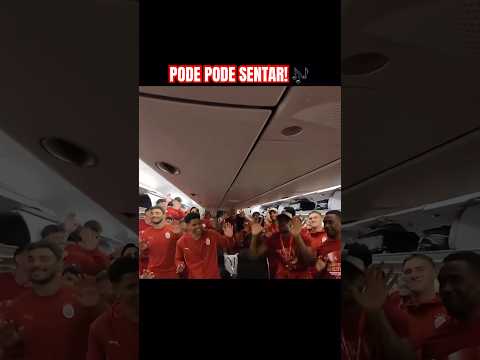 ✈️🔥Galatasaraylı Futbolcular Uçakta da PODE PODE SENTAR Söyledi