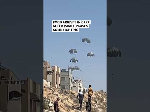 Food arrives in Gaza after Israel pauses some fighting | AFP #shorts