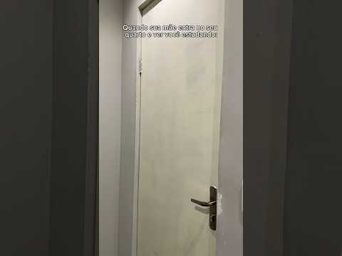 QUANDO SUA MÃE ENTRA DENTRO DO SEU QUARTO E VOCÊ TÁ ESTUDANDO