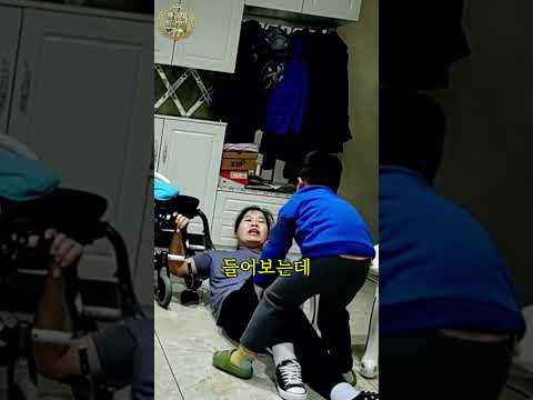 7살 아들이 웃통까지 벗어던진 이유