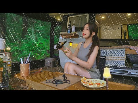 ☔️비 내리는 숲 속 아늑한 회전 어닝 텐트 | 자동차 와인바 오픈 | 해산물 파피요트, 또띠아 피자 (김치찌개) | 레이캠핑카