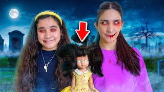 Esta MUÑECA Maldita nos Está ACOSANDO Literalmente...