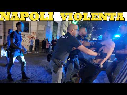Napoli, Ladro Minaccia e intimidisce dopo un furto sventato : interviene la Polizia