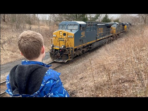 TRAIN TRACKERS - # 35  REAL TRAIN VIDEOS FOR CHILDREN / CSX FREIGHT TRAINS
