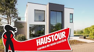 Moderne Stadtvilla mit unglaublichen Details für ein Fertighaus! Haustour Streif | Hausbau Helden