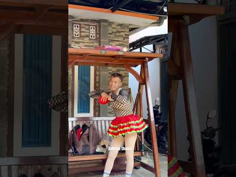 Cara nona rika kedok cantik memakai kostum