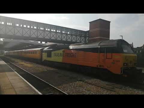 Colas Rail 67023 & 67027 depart Grimsby Town (03/06/2021)