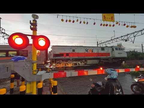 3 Perlintasan Kereta Api | Special Palang SIEMENS | SAFETRAN
