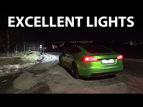 Tesla Model S Plaid headlights test