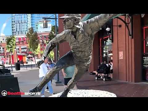 #StLouisCardinals Hall of Fame statue tour @ Busch Stadium