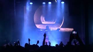 Poppy - Concrete - Praha 2026