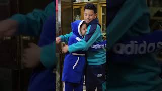 ابني مرضاش يطلع من الغرفه علشان اخته تغير ملابسها🥺 #احمد_ابوالعنين