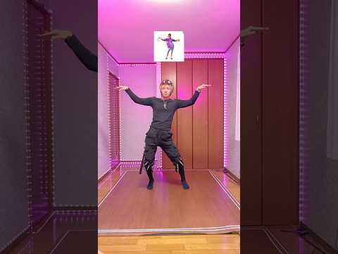 GIF動画に合わせて踊る男がヤバすぎる… The man dancing along to the GIF is just too crazy...