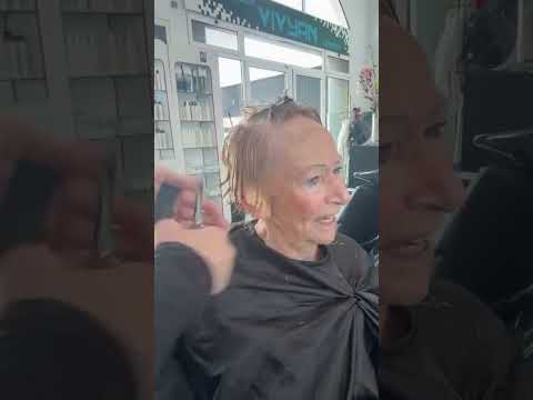 Short layer haircut #haircut #layerup #hair #hairstyle #pixiehaircut #short #video #shorthair #blow