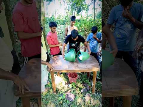 How much money was looted through a game of three cards?