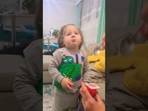 Haammmm bitir yoğurdu! diyen bebek KUZEY