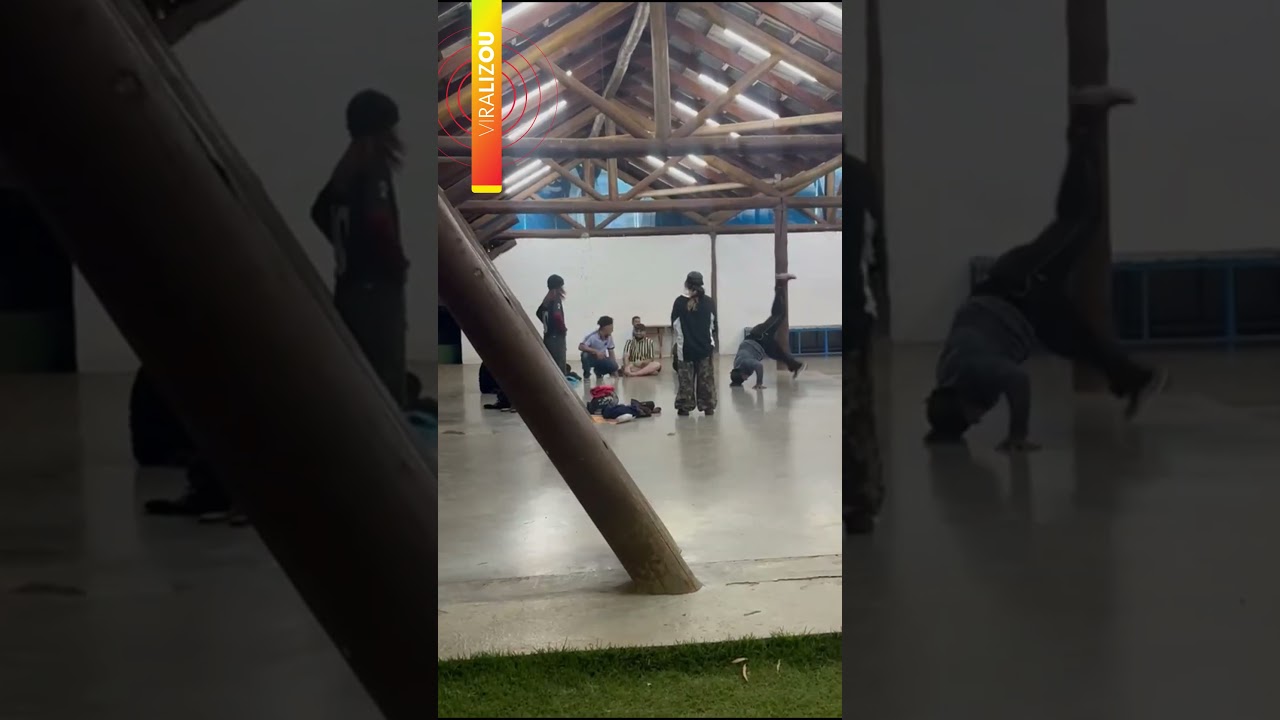 Menino de 3 anos se junta a grupo de dançarinos de rua e rouba a cena